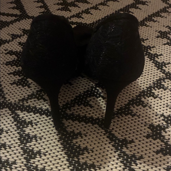 Elegant Black Lace w Bow Heels Lauren Conrad Woman’s 7.5 Pump NWOB - Picture 4 of 7